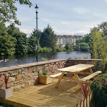Вілла Riverside View Нерн Екстер'єр фото